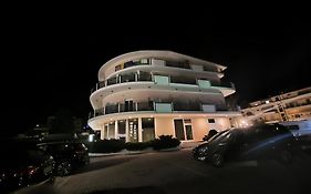 Eu Ropa Hotel